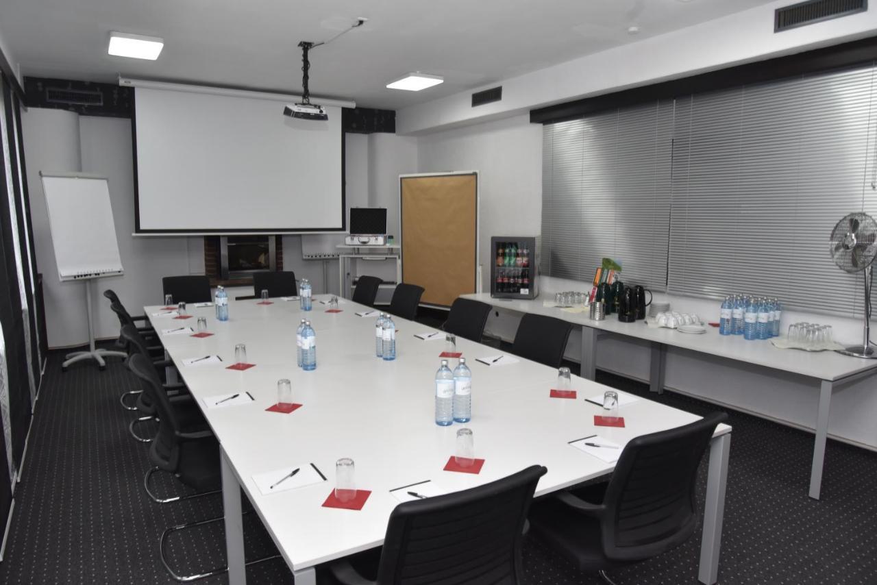 Parkhotel Lindenhof - Kostenlose Parkplaetze Offenbach am Main Dış mekan fotoğraf