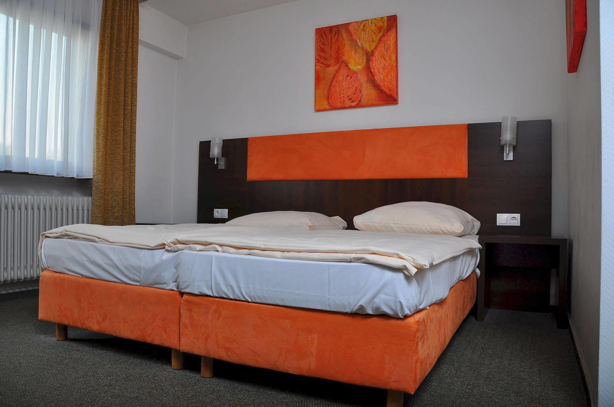 Parkhotel Lindenhof - Kostenlose Parkplaetze Offenbach am Main Dış mekan fotoğraf